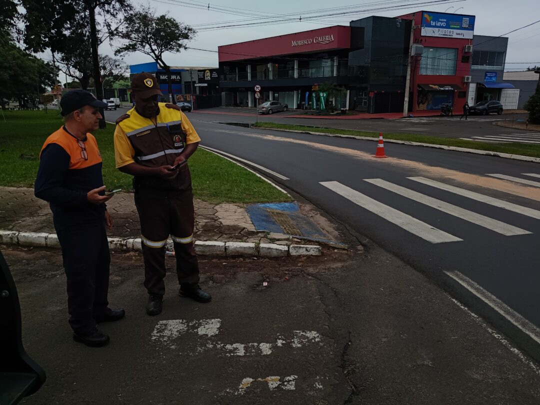 ALERTA: Óleo derramado na rotatória da caixa d’água provoca quedas de motociclistas em Rio Claro - Grupo Rio Claro SP ALERTA: Óleo derramado na rotatória da caixa d’água provoca quedas de motociclistas em Rio Claro - Grupo Rio Claro SP