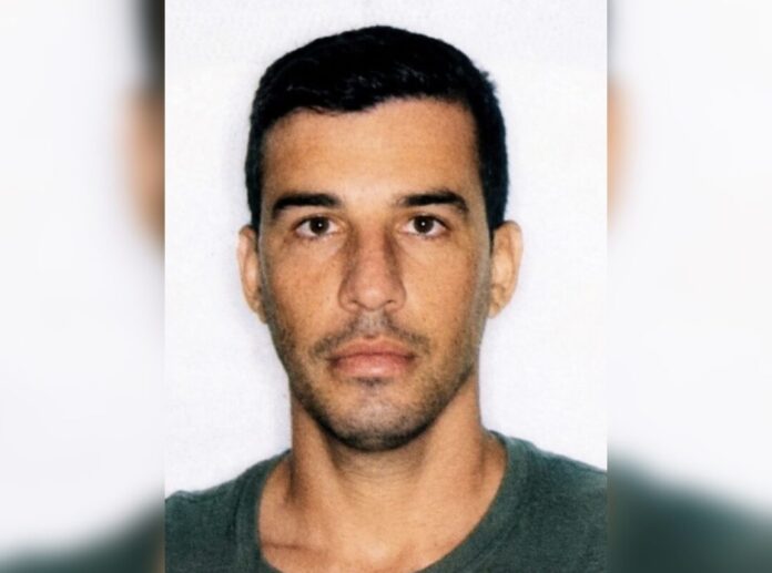 Retrato de um homem sério.