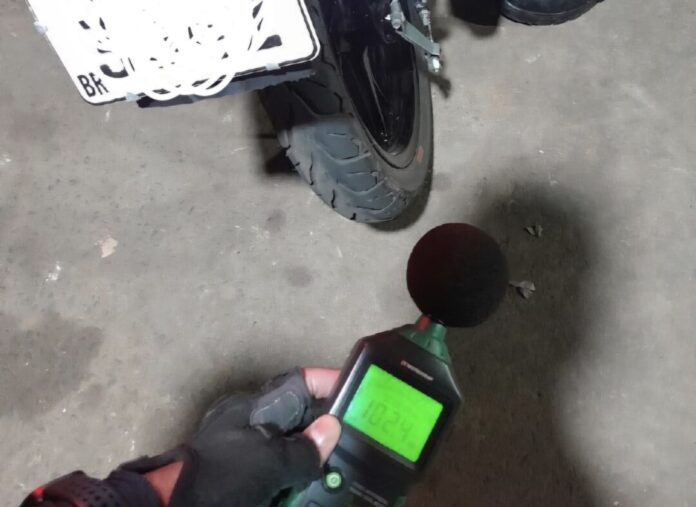 GCM apreende moto irregular após fiscalização na Vila Cristina