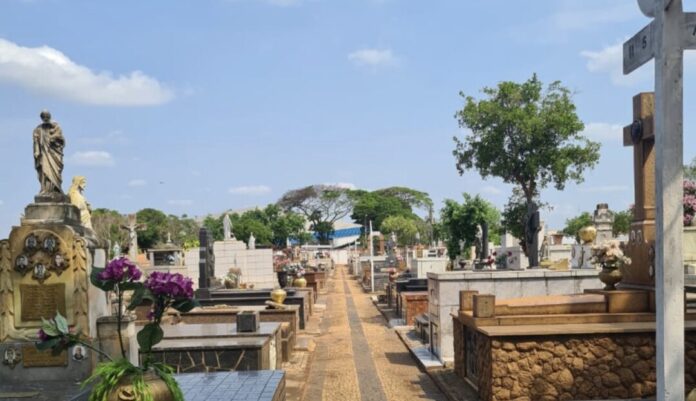 Cemitério de Rio Claro terá mudanças no trânsito durante o feriado de Finados